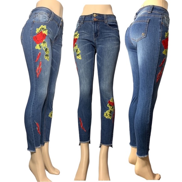 INDIGO REIN Gorgeous Embroidery Ankle Blue Jeans    Size 9 - Picture 1 of 16
